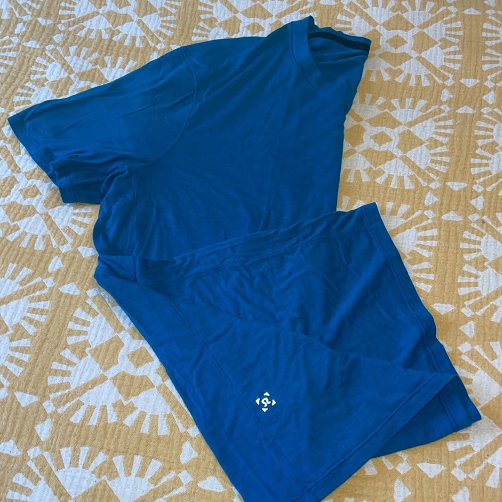 Lululemon Men’s T Shirt Size Large